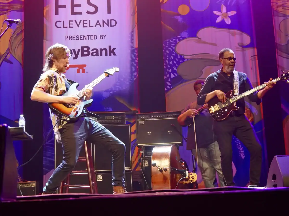 Colin Cook jams with Stanley-Clarke during the Tri=C Jazz Festival