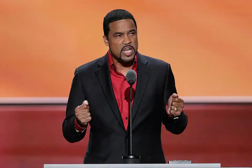 Trump taps Cleveland Heights pastor for CDC role